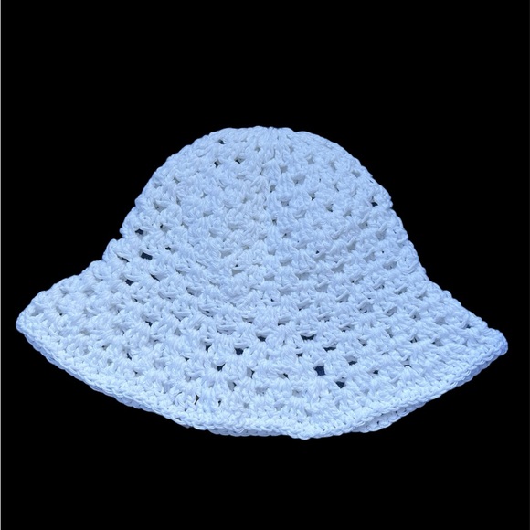 Made in Canada, 100% cotton bright white bucket hat. Handmade NWOT - Picture 2 of 5